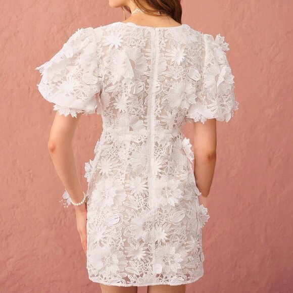 White Elegant Women's Autumn Embroidery Flowers V-Neck Short Sleeve Dress - Picture 7 of 7